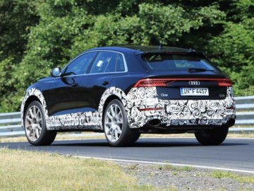 Audi Q8 RS z silnikiem Twin-Turbo V8